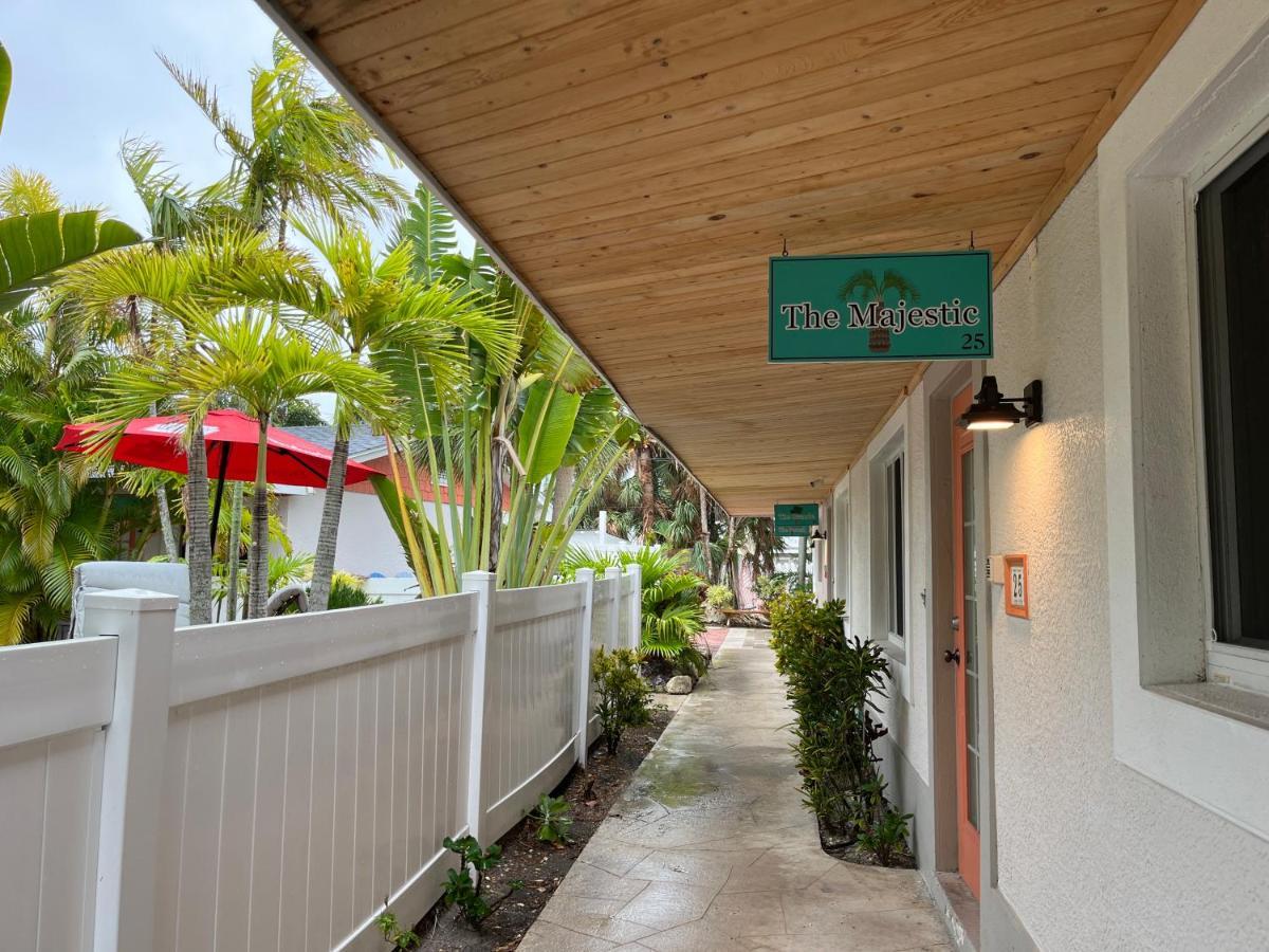 An Island Getaway At Palm Tree Villas Holmes Beach Exterior photo